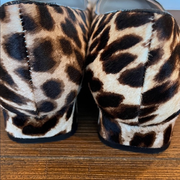 Tory Burch Gigi Pump printed haircalf Natural Leopard Flats with Gold Accents - Picture 5 of 11